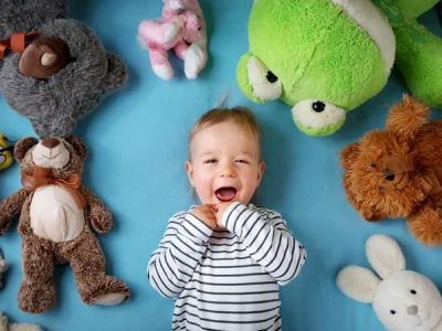 brincadeiras-bebe-um-ano.webp brincadeiras-bebe-um-ano.webp